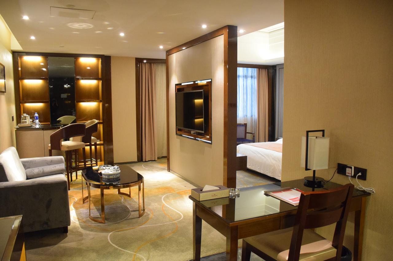 Ramada Foshan Hotel Eksteriør billede